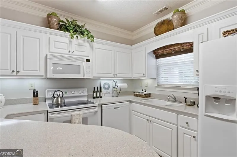 92 Gleneagle CT Clayton, GA 30525