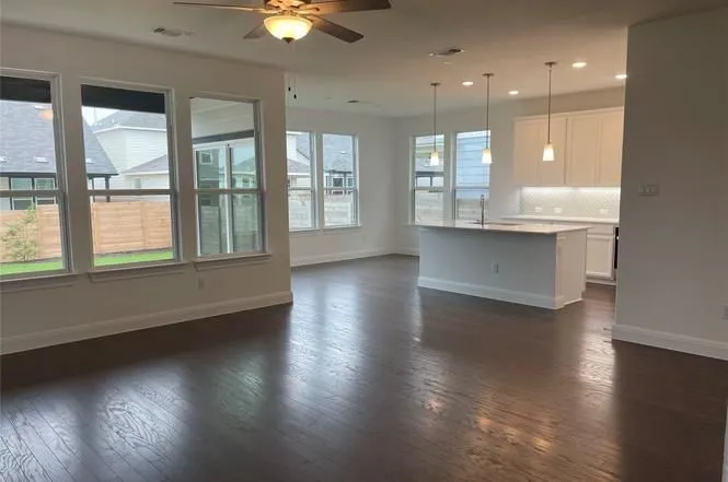 304 Harbors Lane Leander, TX 78641
