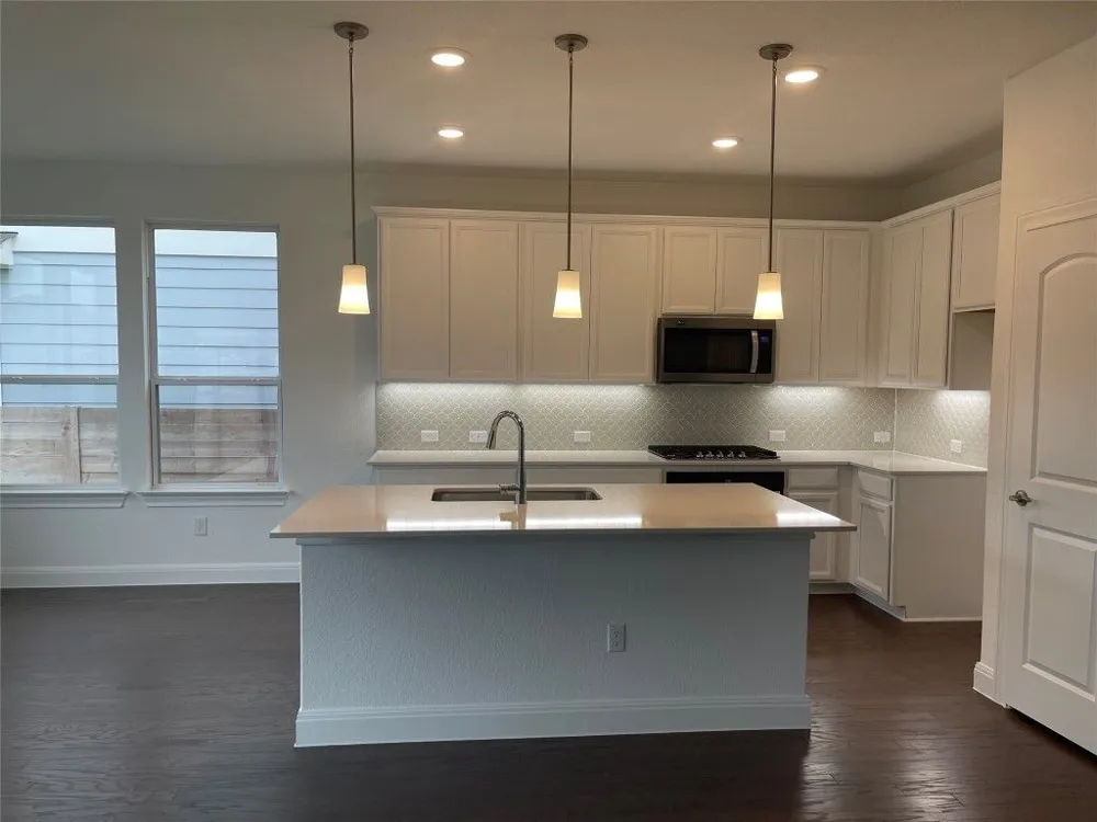 304 Harbors Lane Leander, TX 78641