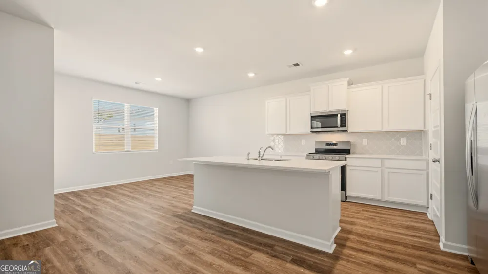 286 Defilippe RD Statham, GA 30666