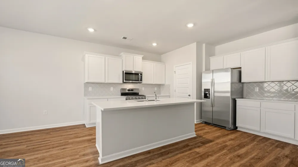 286 Defilippe RD Statham, GA 30666