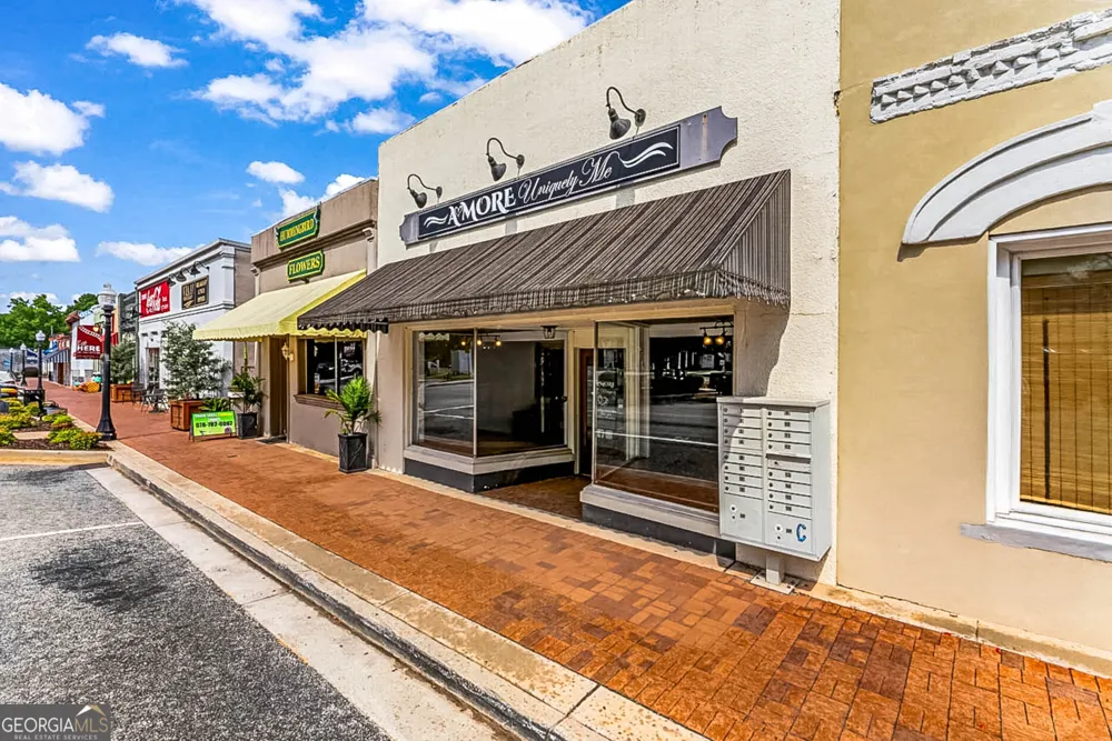 8 E Main ST N Hampton, GA 30228