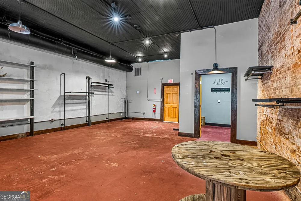 8 E Main ST N Hampton, GA 30228