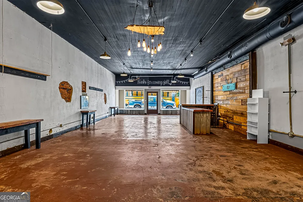 8 E Main ST N Hampton, GA 30228