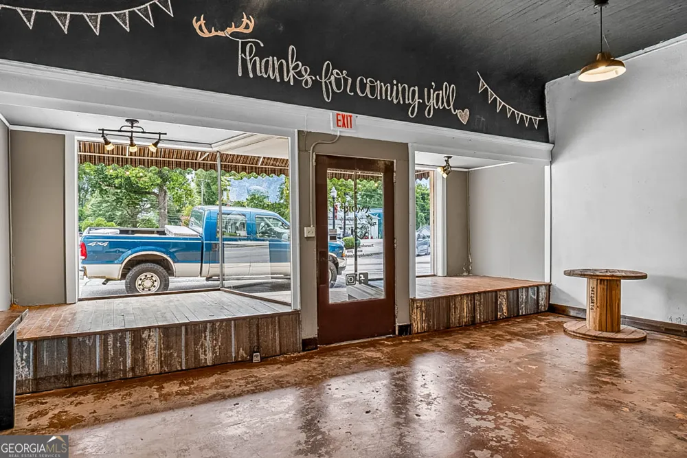 8 E Main ST N Hampton, GA 30228