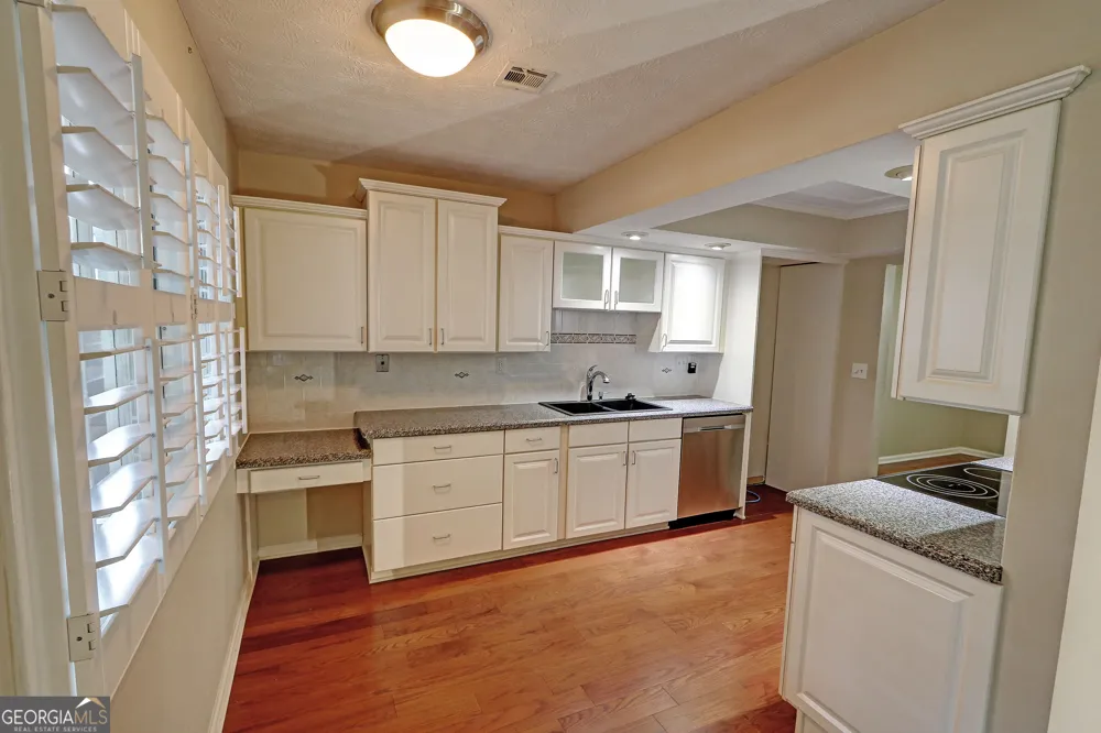6412 Deerings LN Peachtree Corners, GA 30092
