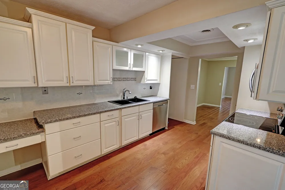 6412 Deerings LN Peachtree Corners, GA 30092