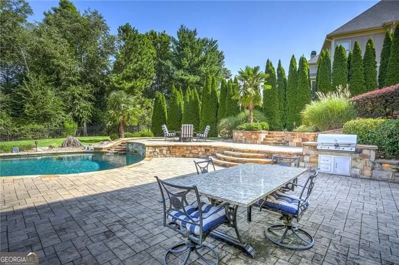 1043 Meadow Club CT Suwanee, GA 30024