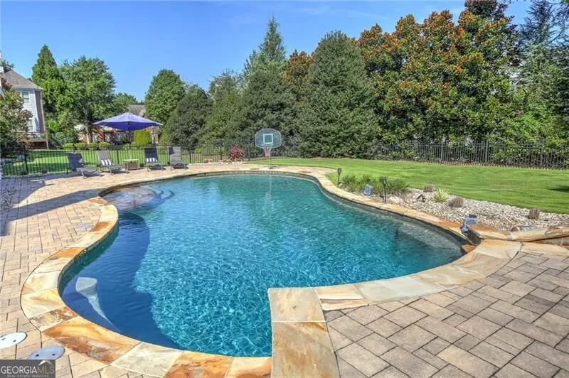 1043 Meadow Club CT Suwanee, GA 30024