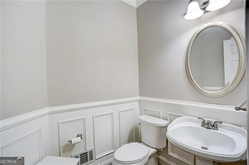 1043 Meadow Club CT Suwanee, GA 30024
