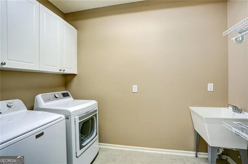 1043 Meadow Club CT Suwanee, GA 30024
