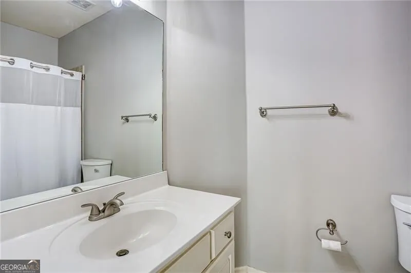 1043 Meadow Club CT Suwanee, GA 30024
