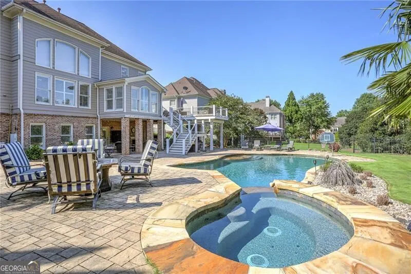 1043 Meadow Club CT Suwanee, GA 30024