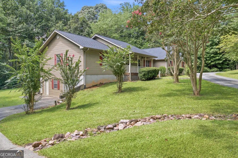 2600 Level Grove RD Cornelia, GA 30531