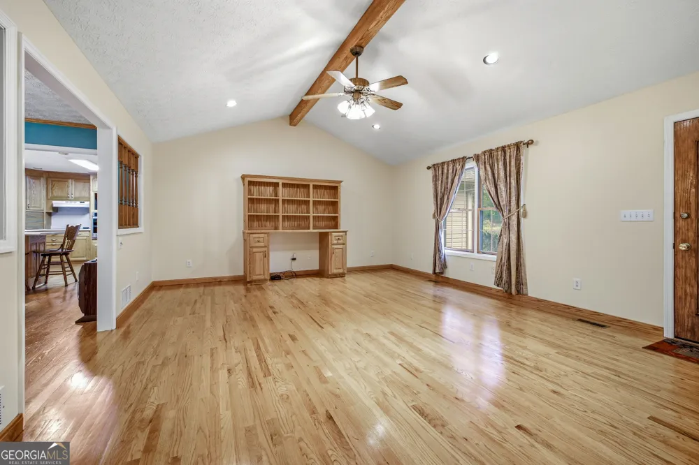 2600 Level Grove RD Cornelia, GA 30531