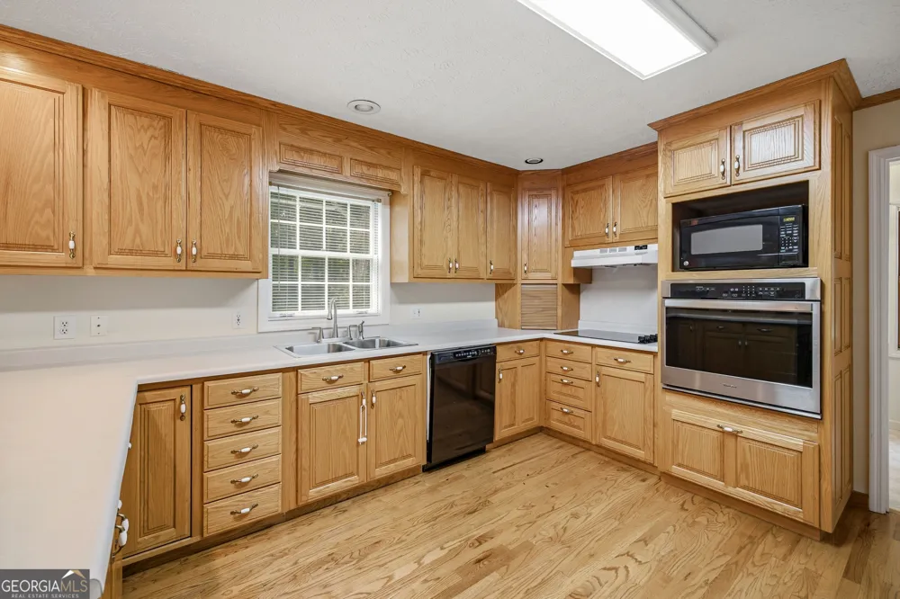 2600 Level Grove RD Cornelia, GA 30531