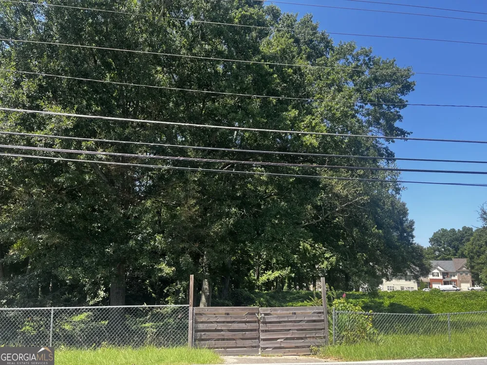 1052 Level Creek RD Sugar Hill, GA 30518