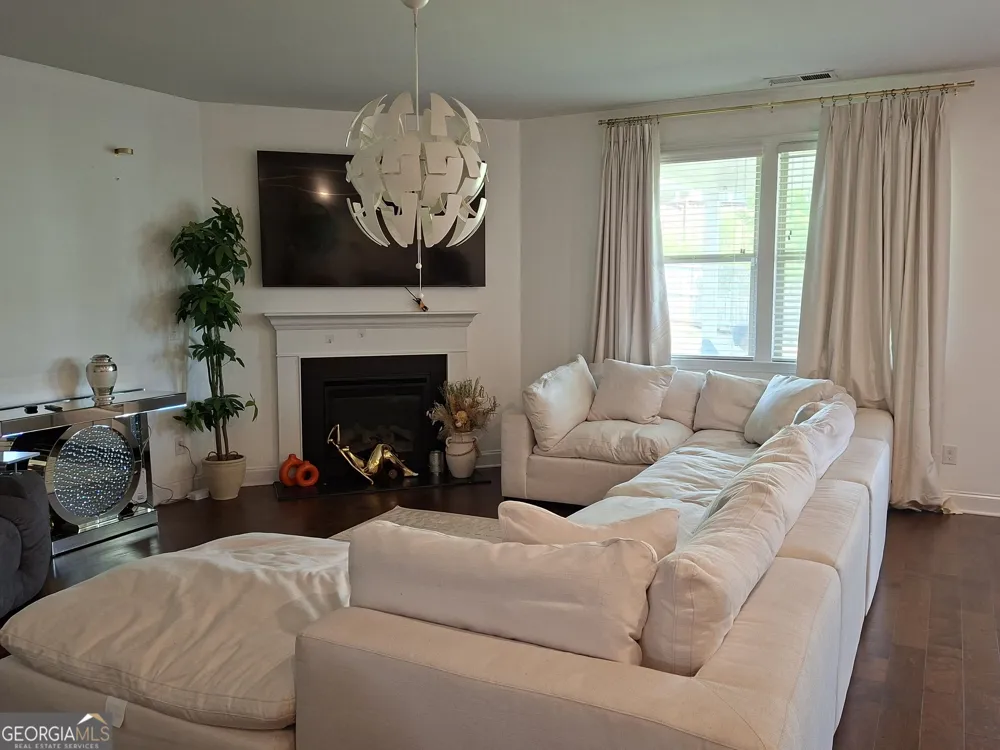 3259 Over Hill CT Buford, GA 30519