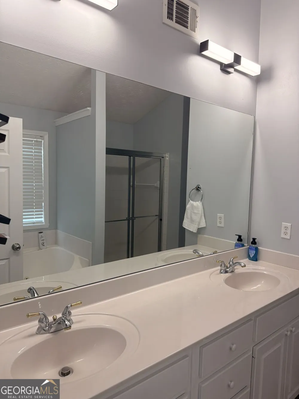 3390 Rozena WAY Loganville, GA 30052
