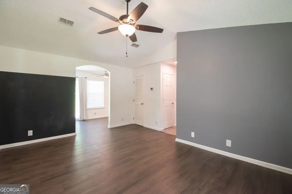 300 Village DR Woodbine, GA 31569