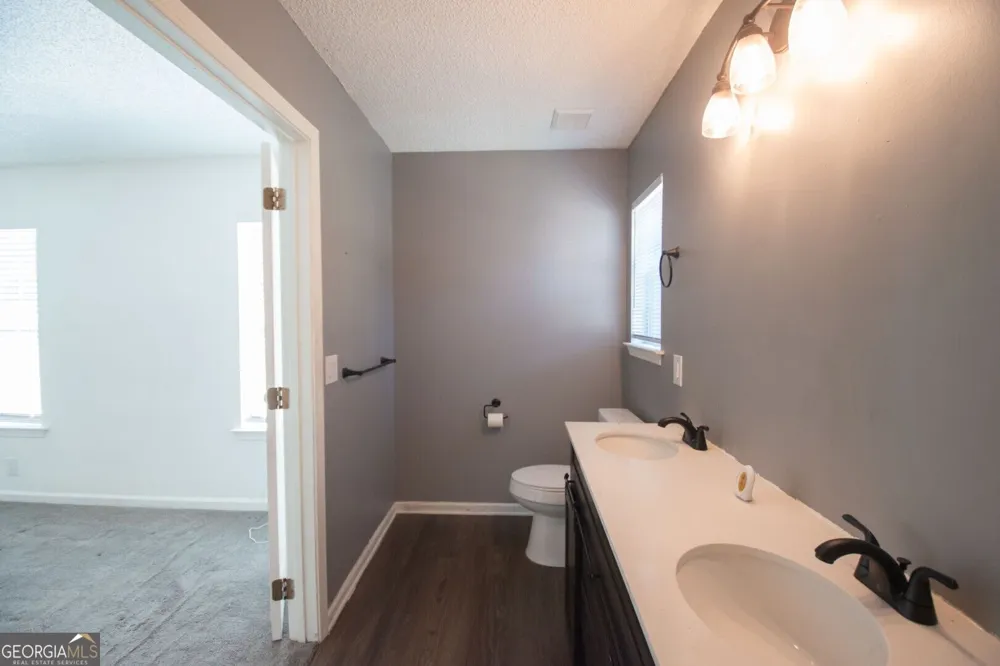 300 Village DR Woodbine, GA 31569