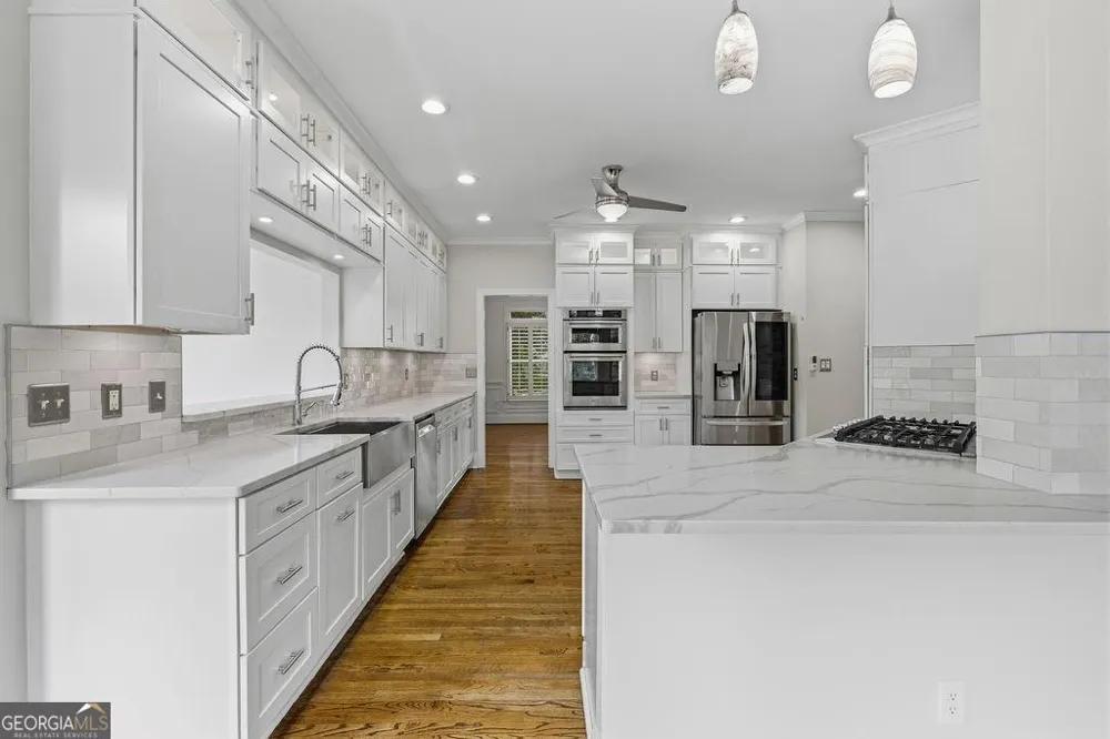 5343 Lake View CLB Dunwoody, GA 30338