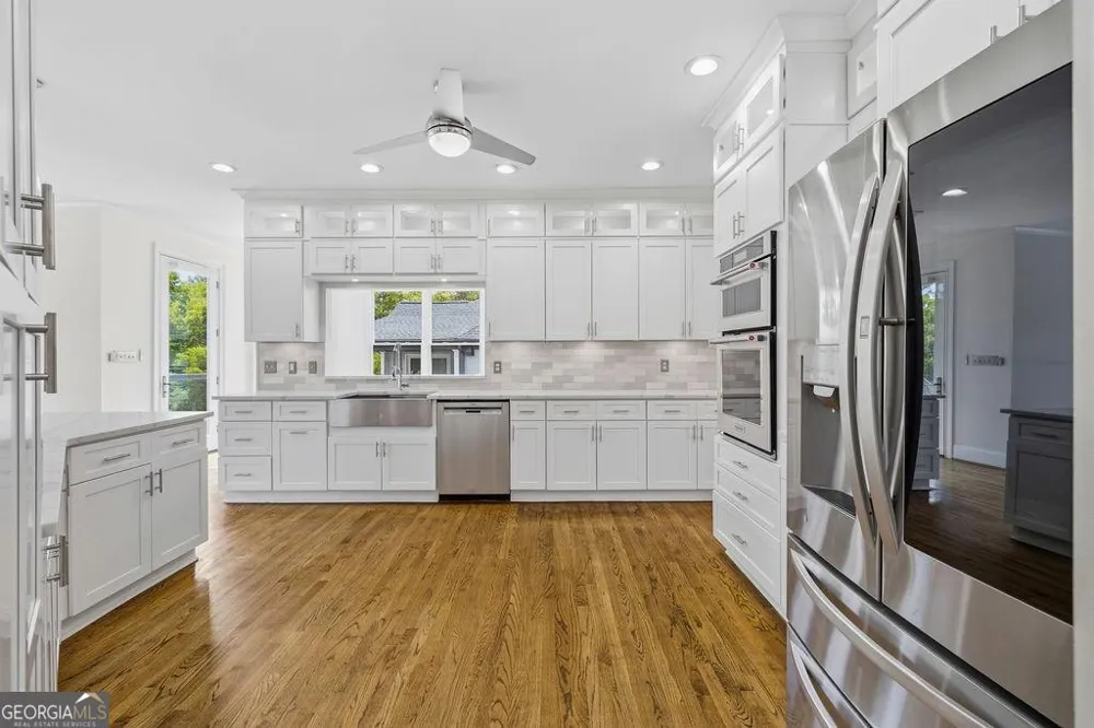 5343 Lake View CLB Dunwoody, GA 30338