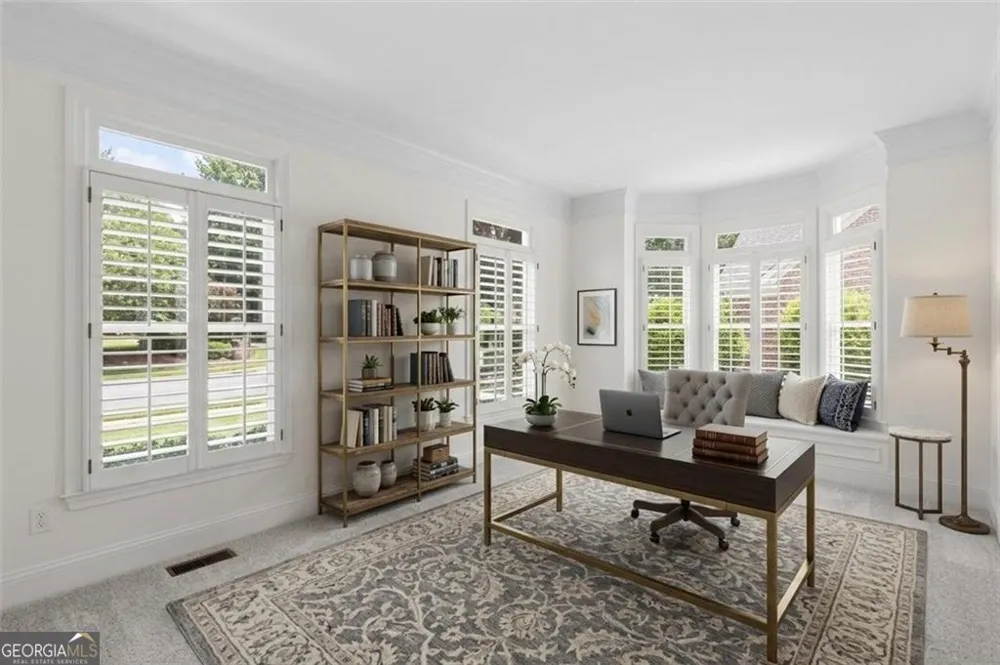 5343 Lake View CLB Dunwoody, GA 30338