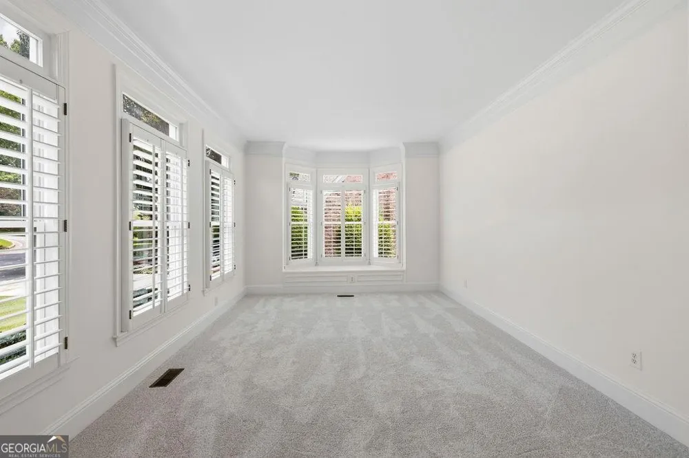 5343 Lake View CLB Dunwoody, GA 30338
