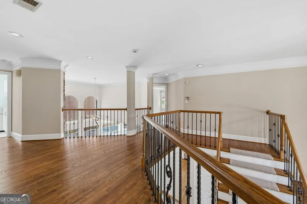 5343 Lake View CLB Dunwoody, GA 30338