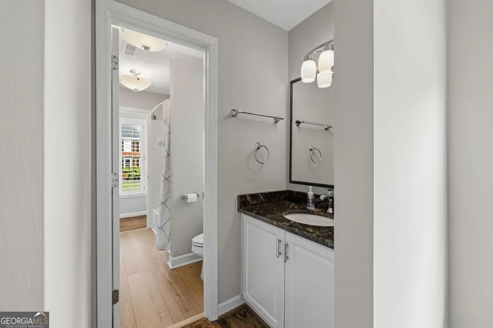 5343 Lake View CLB Dunwoody, GA 30338