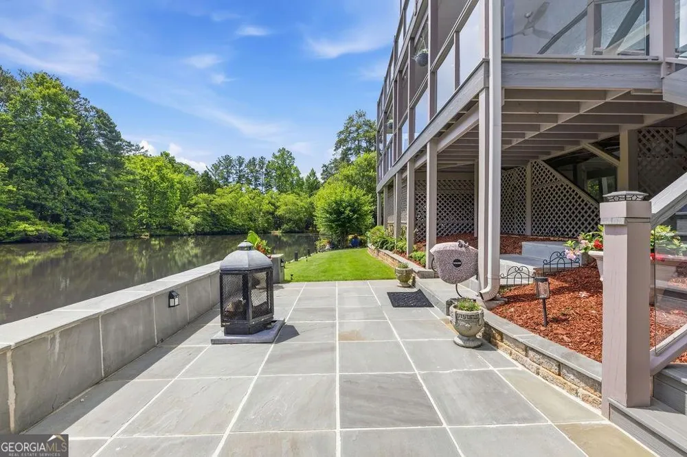 5343 Lake View CLB Dunwoody, GA 30338