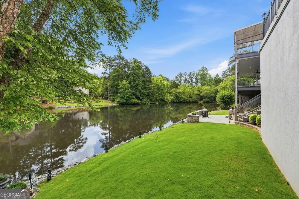 5343 Lake View CLB Dunwoody, GA 30338