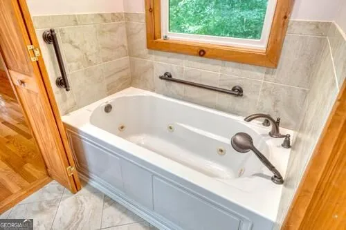 300 Chapman LN Blairsville, GA 30512