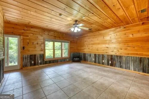 300 Chapman LN Blairsville, GA 30512