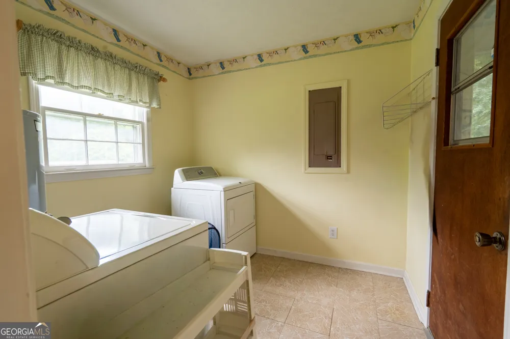 2685 Ashworth Lake RD Snellville, GA 30078