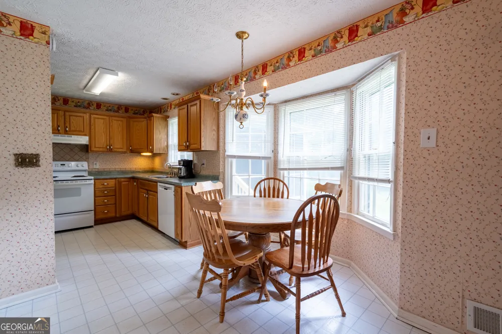 2685 Ashworth Lake RD Snellville, GA 30078
