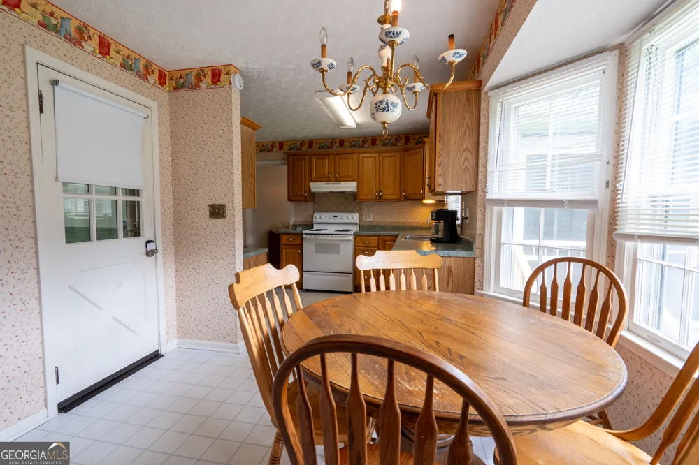 2685 Ashworth Lake RD Snellville, GA 30078