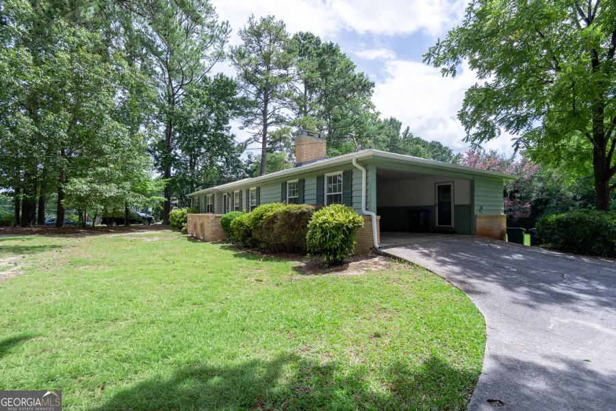 2685 Ashworth Lake RD Snellville, GA 30078