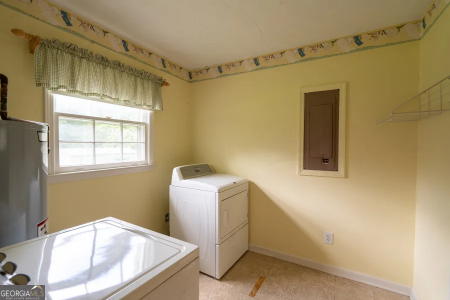 2685 Ashworth Lake RD Snellville, GA 30078