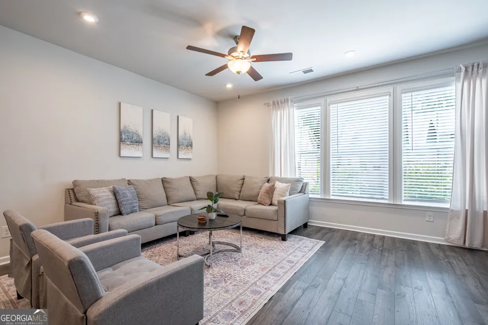 290 Mahone DR Lilburn, GA 30047