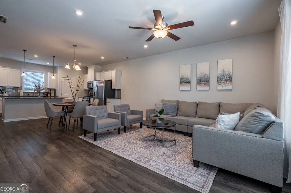 290 Mahone DR Lilburn, GA 30047
