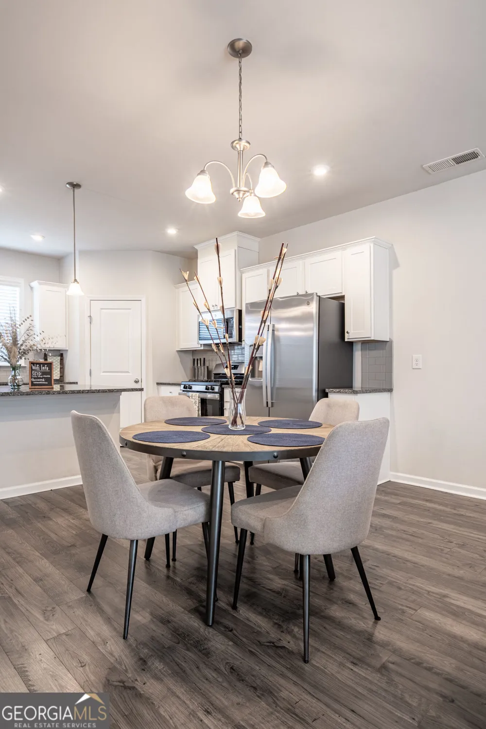 290 Mahone DR Lilburn, GA 30047