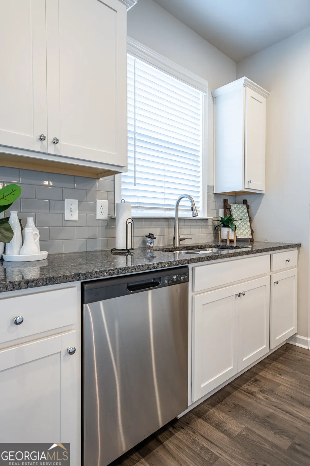 290 Mahone DR Lilburn, GA 30047