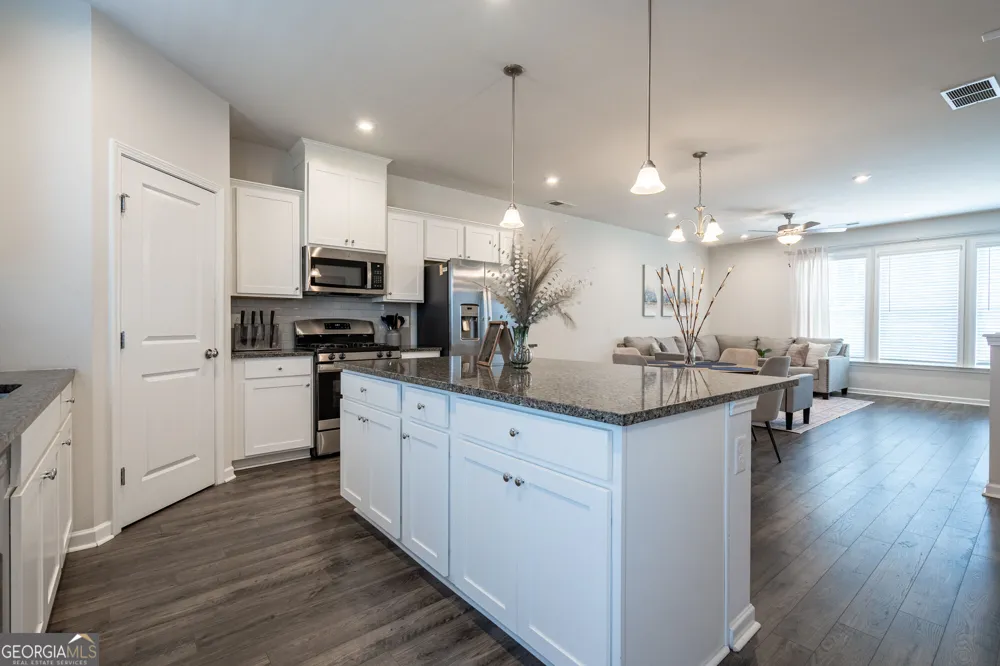 290 Mahone DR Lilburn, GA 30047