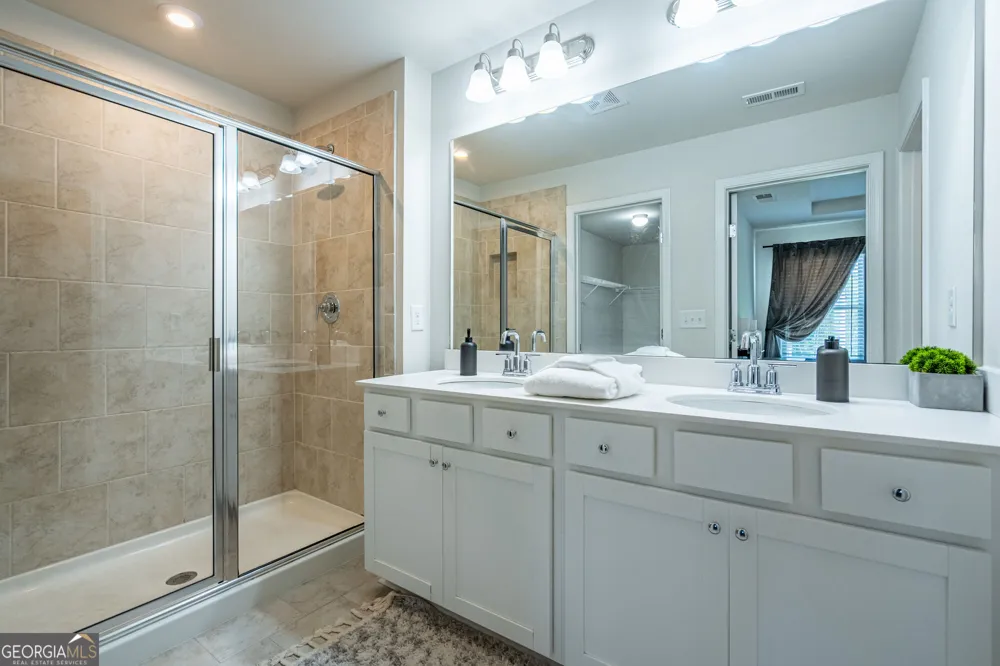 290 Mahone DR Lilburn, GA 30047