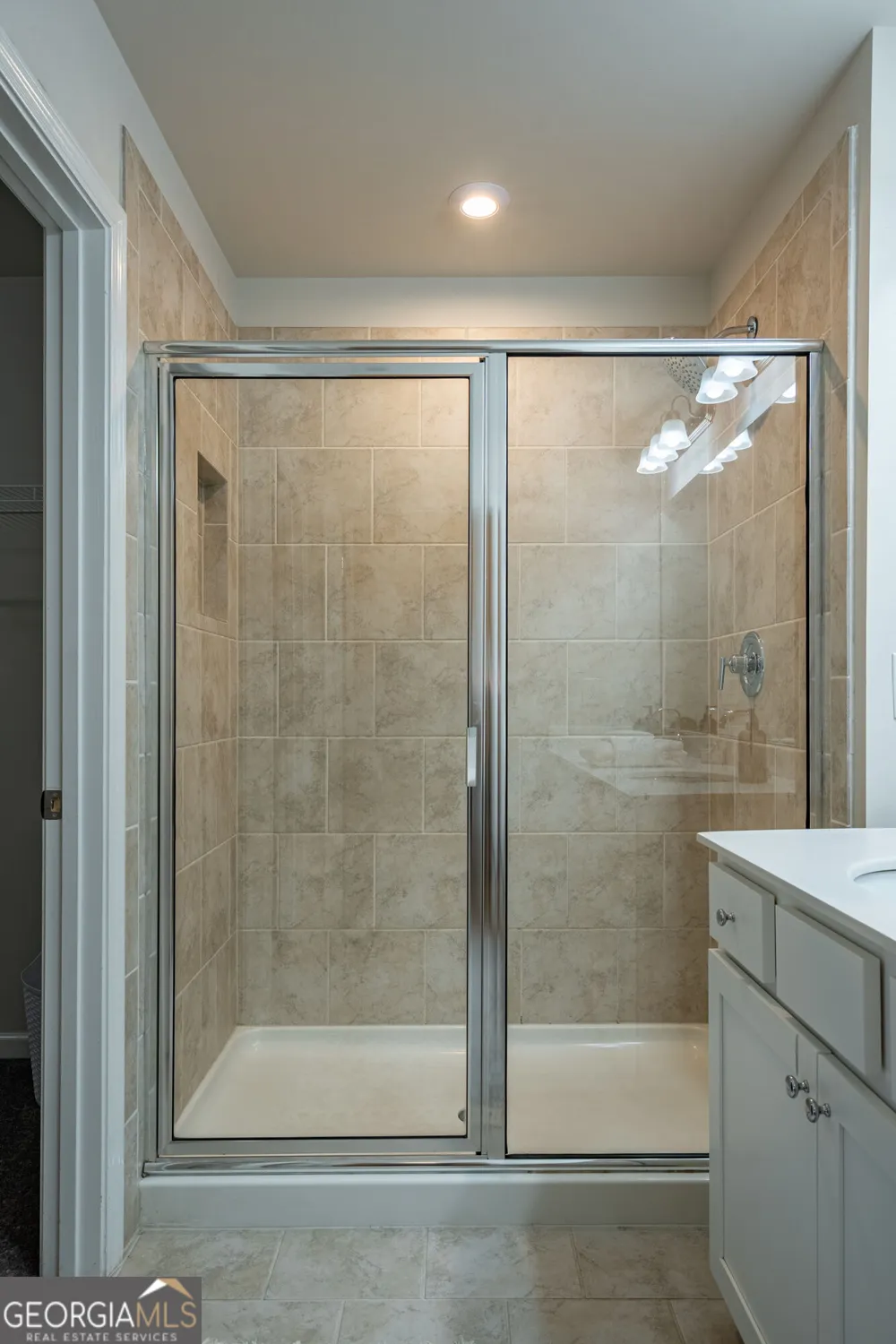 290 Mahone DR Lilburn, GA 30047