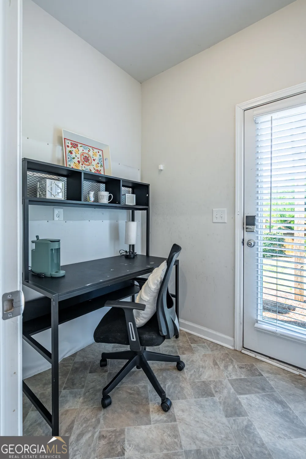 290 Mahone DR Lilburn, GA 30047