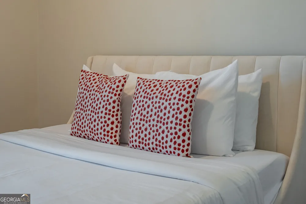 290 Mahone DR Lilburn, GA 30047