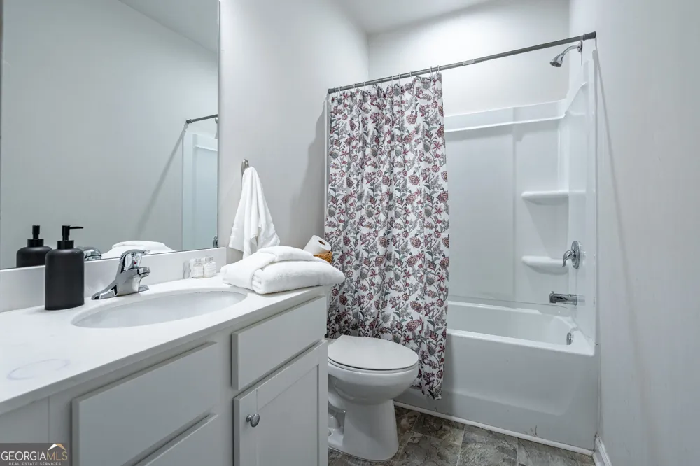 290 Mahone DR Lilburn, GA 30047